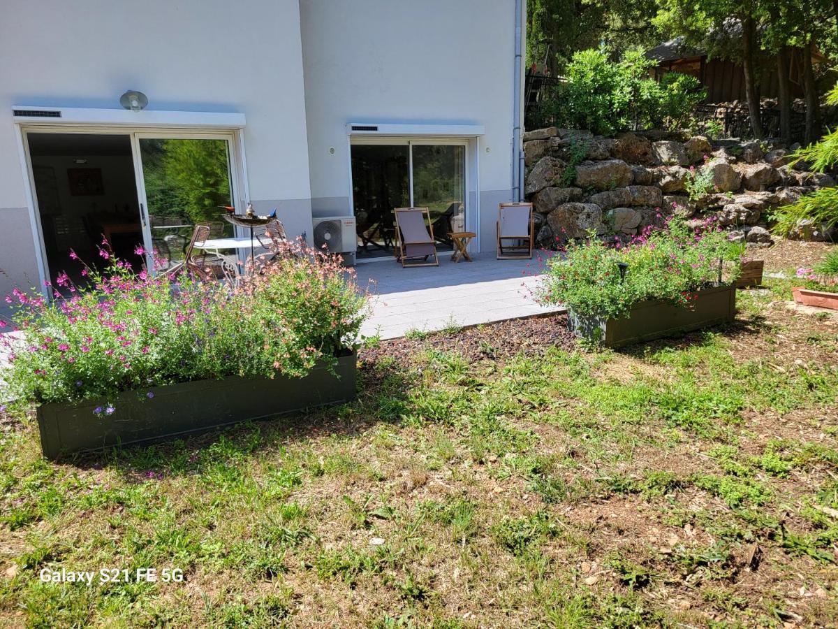 Un écrin de verdure et plus.. Besse-sur-Issole Extérieur photo
